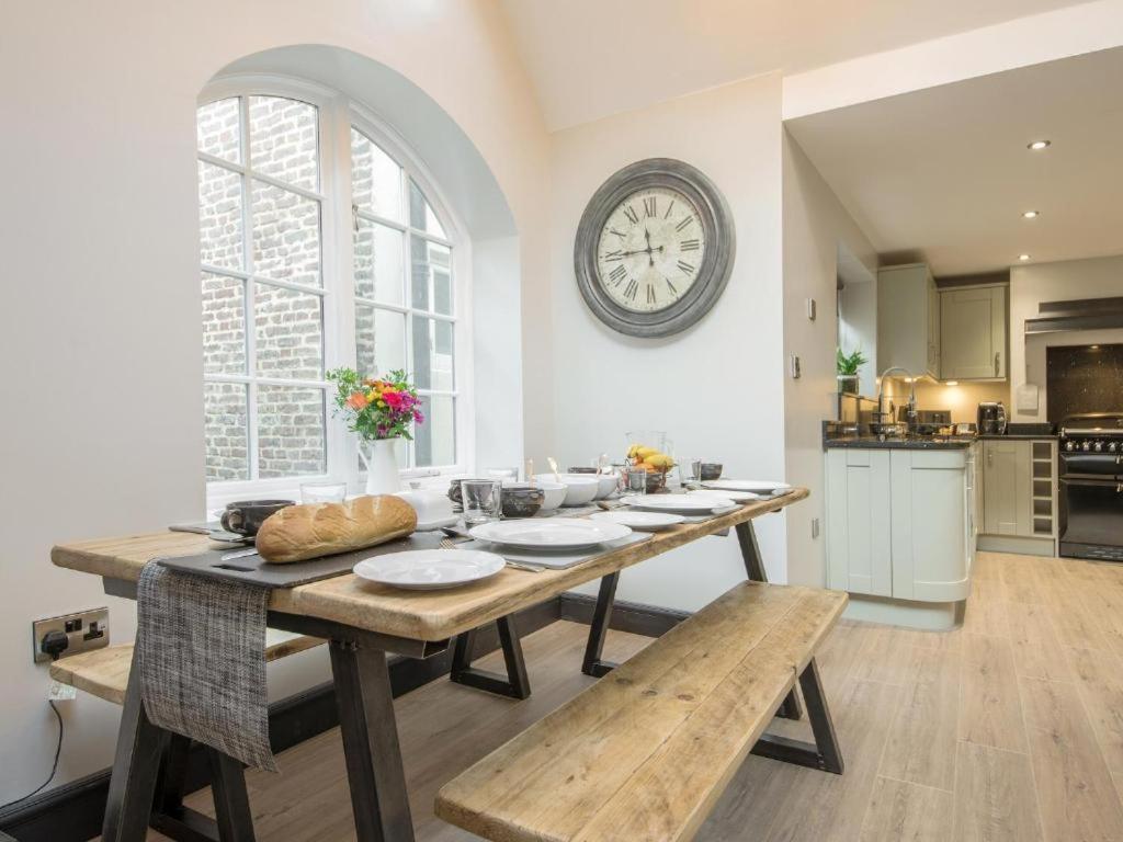 89A Church Street - Luxury One Bed Apartment With Roof Terrace Уитби Экстерьер фото